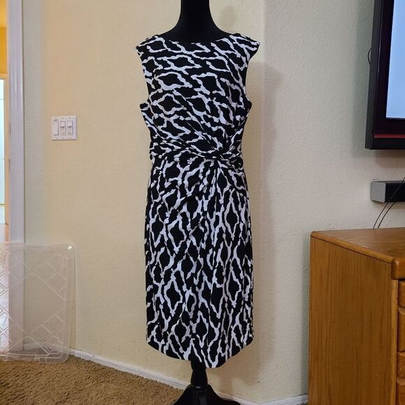 NWOT "Chaus" dress size L. - Picture 2 of 11